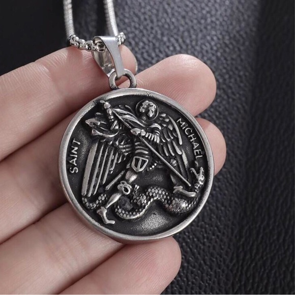 Saint Michael Defeating Dragon- Archangel Religious Holy Catholic Medal Necklace - Picture 5 of 9